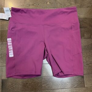 mark. Size XXL Women's Magenta Bike Shorts